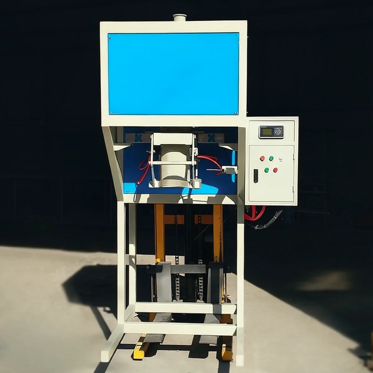 Small bag packing machine with control panel in workshop - view 3